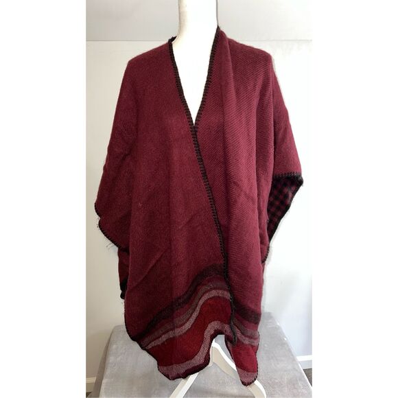 Women’s Fleece Red Reversible Pocho Shrug OS - Picture 1 of 8